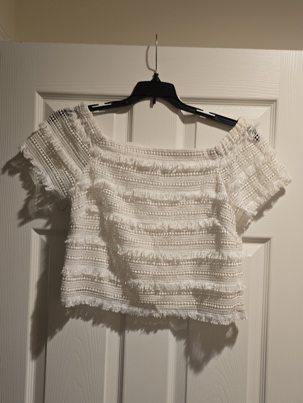 White House Black Market White Textured Fringe-Trim Off-Shoulder Crop Top